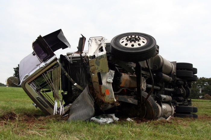 5 Reasons Why Big Rig Accidents Are Different | Davis Law Firm